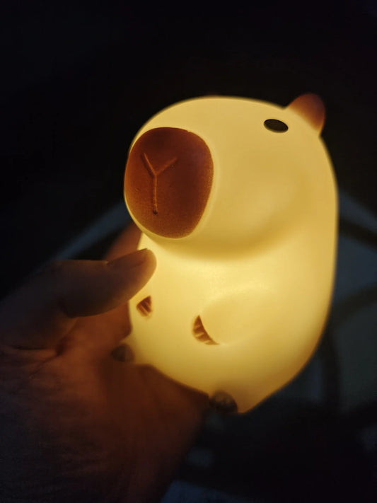 ✨ Cute Capybara Night Light 🐾 – Soft Silicone Cartoon Lamp for Kids | 🌙 مصباح كابيبارا ليلي لطيف – لمبة كرتونية من السيليكون للأطفال