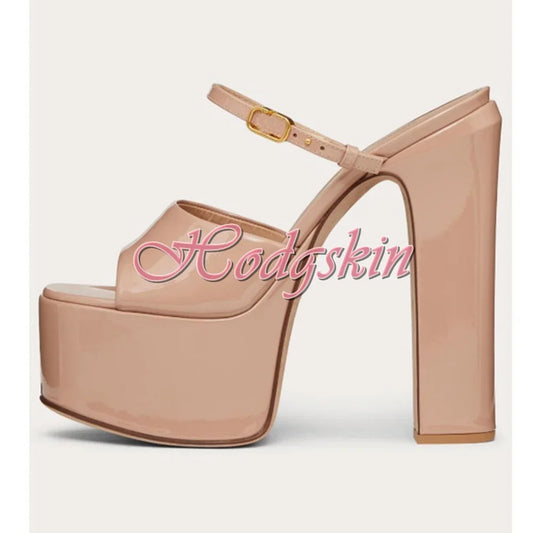 Women’s Shiny Leather Platform Sandals – Chunky High Heel Open-Toe Dress Shoes with Buckle Straps | صندل نسائي لامع بكعب عالي ومنصة سميكة – مقدمة مفتوحة مع أحزمة وإبزيم لإطلالة أنيقة وفاخرة