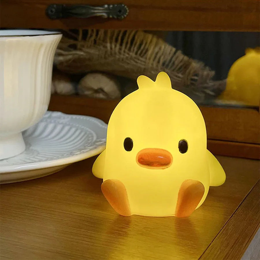 Little Yellow Duck Night Light – Cute Cartoon Bedside Lamp for Kids | مصباح بطة صفراء صغيرة ليلي – لمبة كرتونية لطيفة بجانب السرير للأطفال