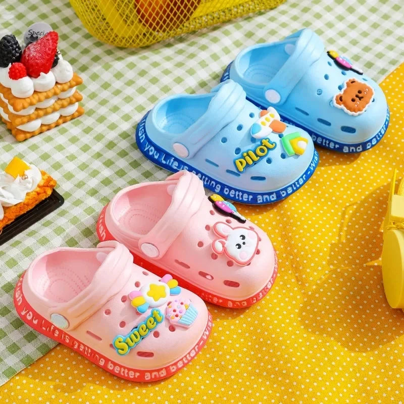 🦕 Kids Summer Garden Clogs – Lightweight Cartoon Slip-On Sandals | صنادل أطفال صيفية كروكس كرتونية – خفيفة ومريحة بتهوية عالية