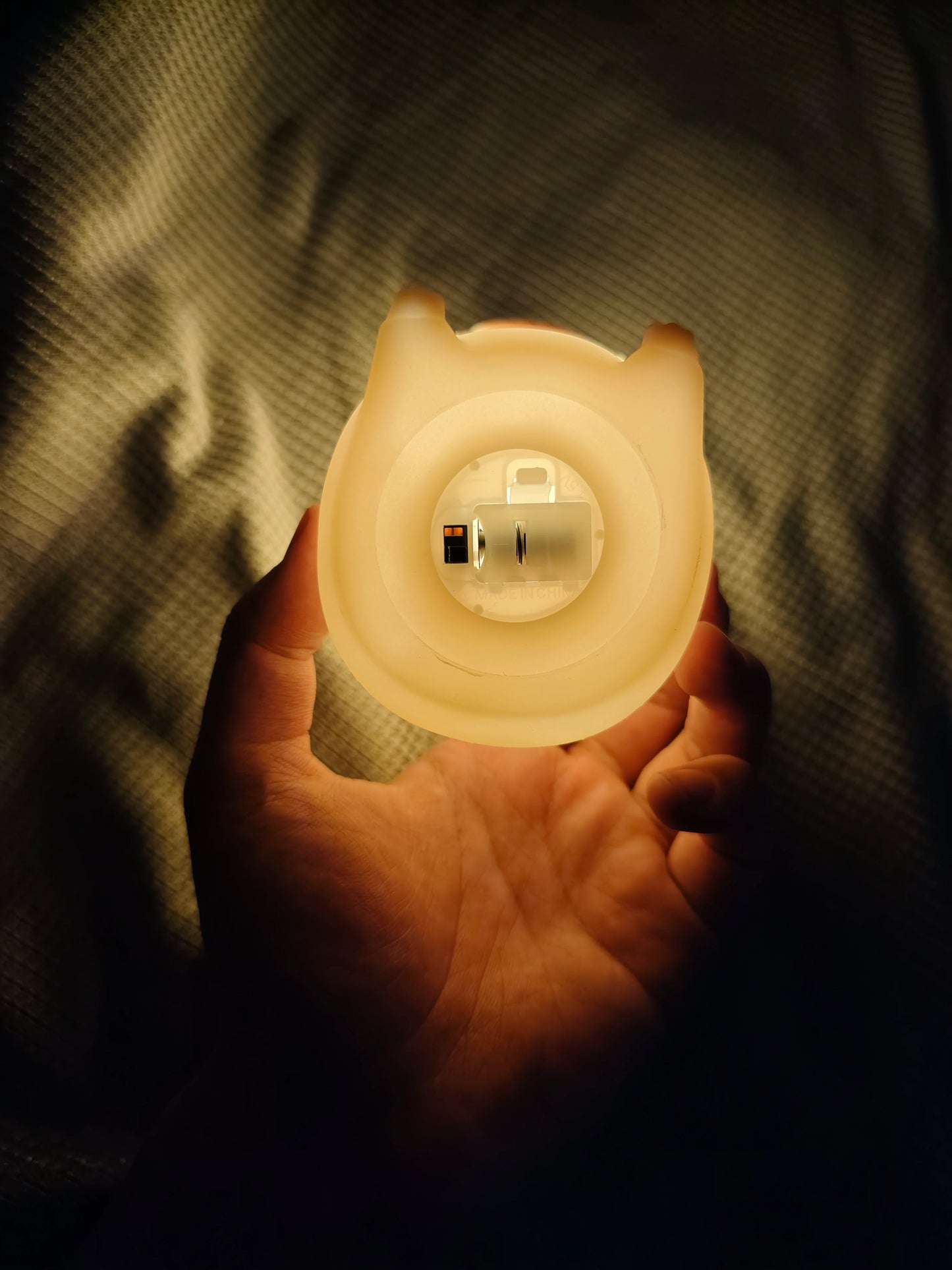✨ Cute Capybara Night Light 🐾 – Soft Silicone Cartoon Lamp for Kids | 🌙 مصباح كابيبارا ليلي لطيف – لمبة كرتونية من السيليكون للأطفال
