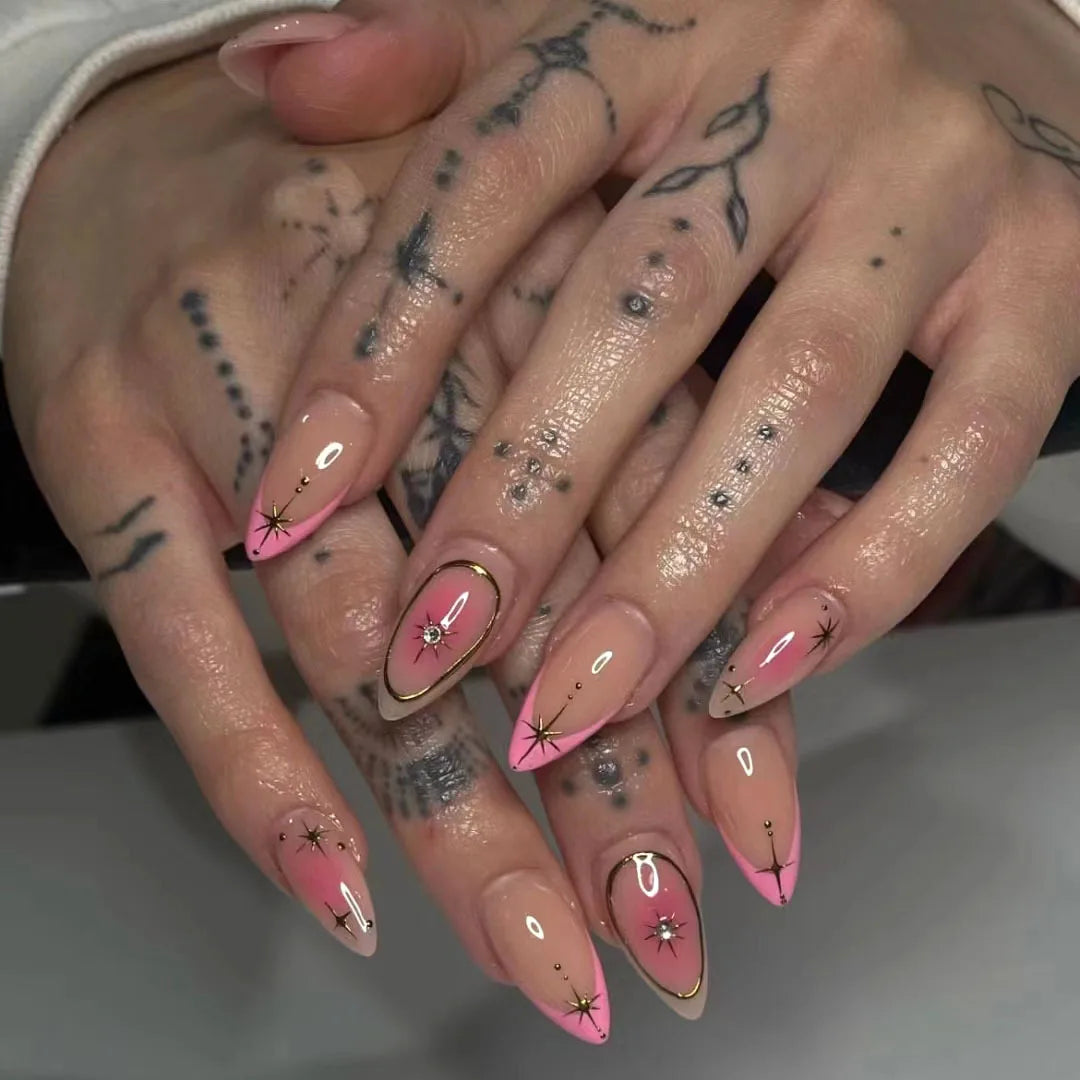 24 قطعة أظافر صناعية بشكل لوزي مع لاصق وديكور فضي – 24Pcs Almond Shape Fake Nails with Glue & Silver Bow Design