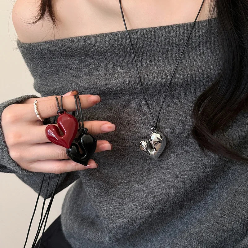✨ LATS Red Heart Pendant Necklace – Vintage 80s Romantic Choker 🔷 قلادة لَتس بتعليقة قلب أحمر – ستايل رومانسي مستوحى من موضة الثمانينات