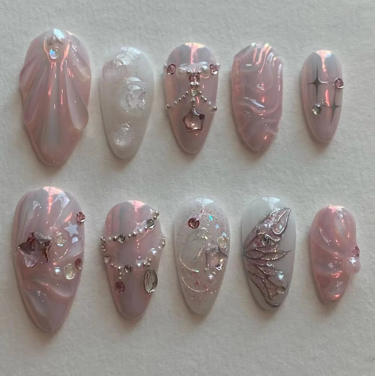 24pcs Sweet Detachable False Nails with Bowknots & Pearls – أظافر صناعية فاخرة قابلة للفك مزينة بفيونكات ولؤلؤ