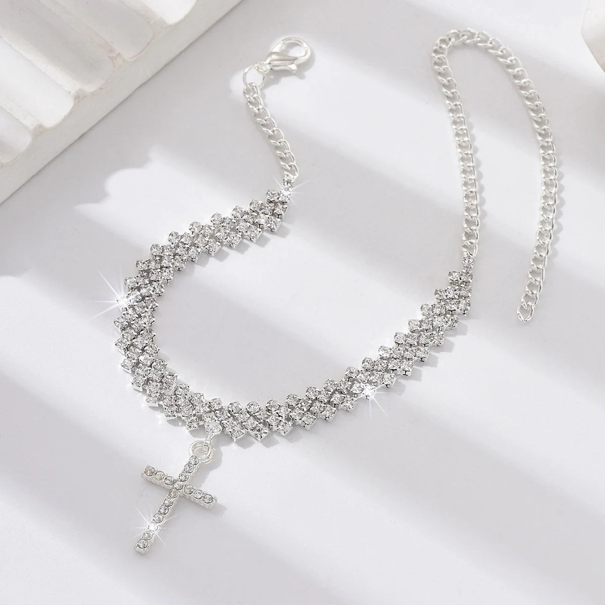Multi-Color Irregular Diamond Anklet – Shiny Women’s Beach Foot Jewelry | خلخال نسائي لامع بتصميم ألماسي غير منتظم – إكسسوار قدم عصري بألوان متعددة للشاطئ والمناسبات