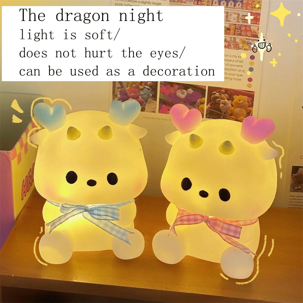 🔥 Cute Cartoon Dragon Night Light 🐉 – Creative Soft Glow Bedside Lamp for Kids | مصباح تنين كرتوني لطيف – إضاءة ناعمة وإبداعية لغرفة النوم للأطفال
