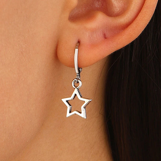 ✨ Mini Star Hoop Earrings – Simple & Cute Holiday Jewelry Gift for Women 🔷 حلقات نجمية صغيرة – أقراط عصرية بسيطة وناعمة كهدية أنثوية لموسم الأعياد