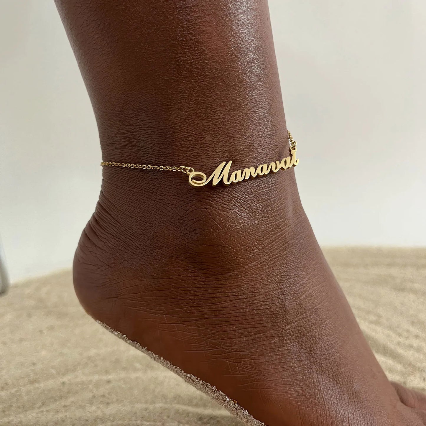 Vnox Personalized Name Anklet – Custom Gold Stainless Steel Chain Bracelet for Women | خلخال مخصص باسم من Vnox – سلسلة من الستانلس ستيل الذهبي بتصميم شخصي أنيق للنساء