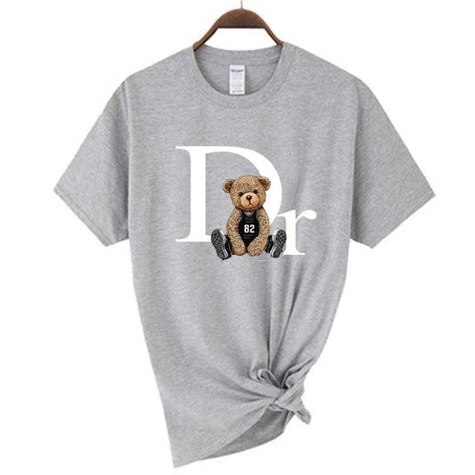 💎 Luxury Bear Print Women’s T-Shirt 🐻 – Cute Summer Graphic Tee for Casual Fashion | تيشيرت نسائي فاخر بطبعة دب لطيف – تصميم صيفي كاجوال برسمة كرتونية