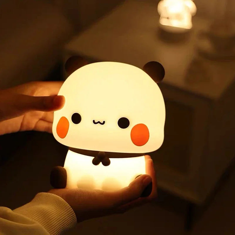 💡 Panda Pat LED Night Light 🐾 – Bubu & Dudu Cute Cartoon Lamp for Kids | مصباح باندا بلمسة يد LED – بوبو و دبدو كرتوني لطيف للأطفال