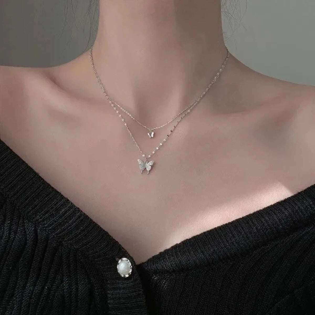 💎 Women’s Double Layer Butterfly Necklace 🦋 – Sparkling Exquisite Collar Chain Jewelry for Party & Holiday Gift | عقد نسائي مزدوج الطبقات بتصميم فراشة لامع – سلسلة أنيقة للحفلات والهدايا