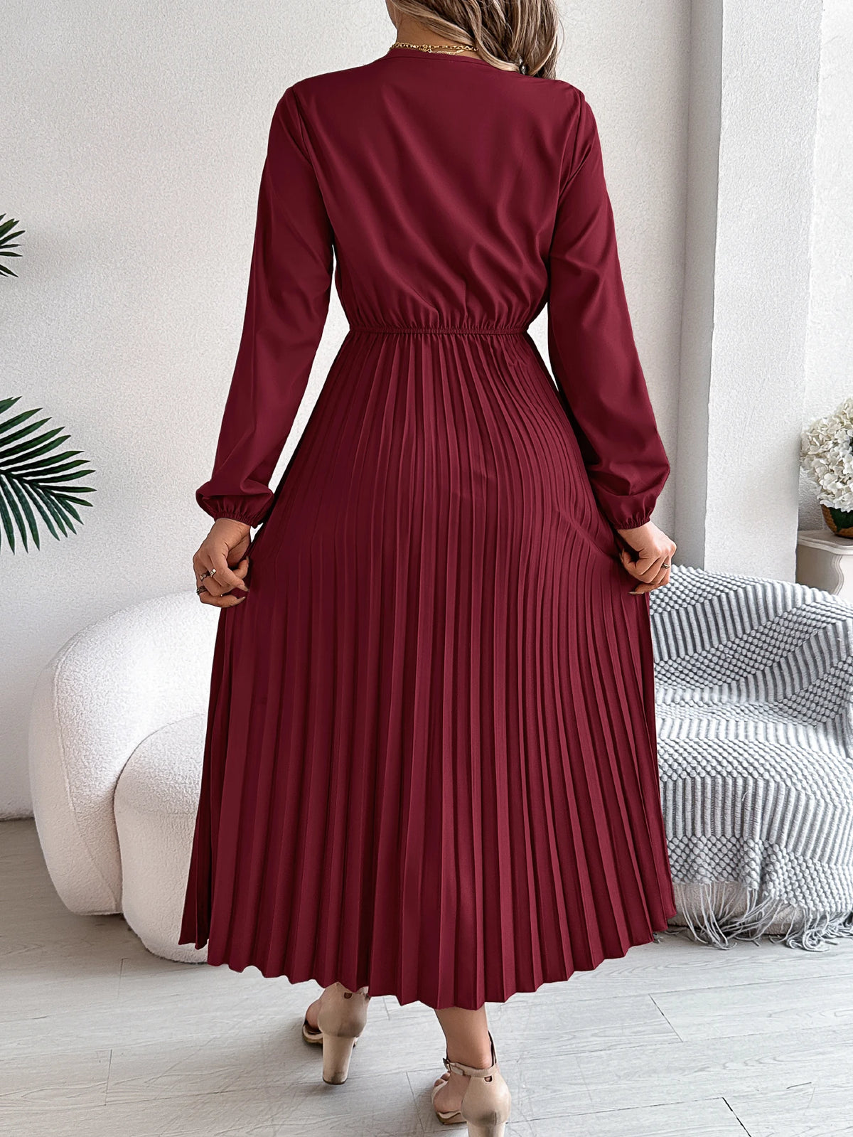 2026 Fashion Lace V Neck Lantern Long Sleeve Maxi Dress for Women Autumn Winter Casual Solid Color Pleated Dresses Khaki Red