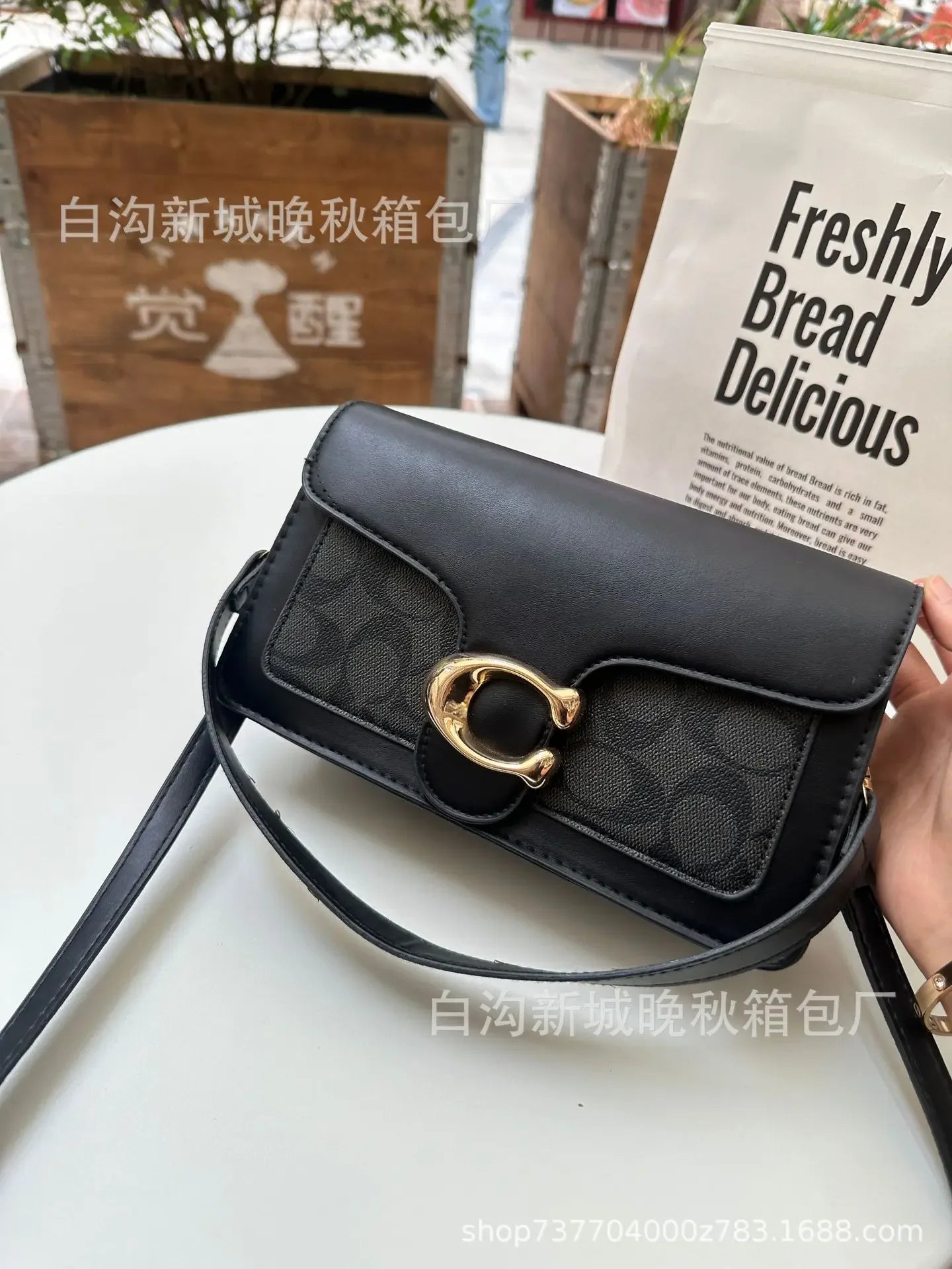 Koujia Rhombic Taby Chain Bag – Elegant Portable Crossbody for Chic Looks شنطة كوجيا تابـي الأنيقة – تصميم هندسي بسلسلة، كروس بودي وعصرية