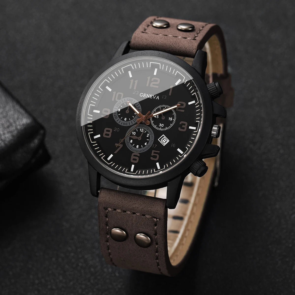 Fashion Military Men Sports WatchesLeather Strap Decorative Sub‑Dials Calendar Display Wristwatch Relogio Masculino（Without Box）