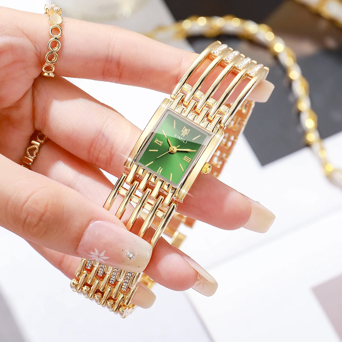 Luxury Gold Bracelet Strap Women Quartz Watch Rectangle Roman Dial Ladies Dress Wristwatches Clock Relogio Feminino（Without Box）