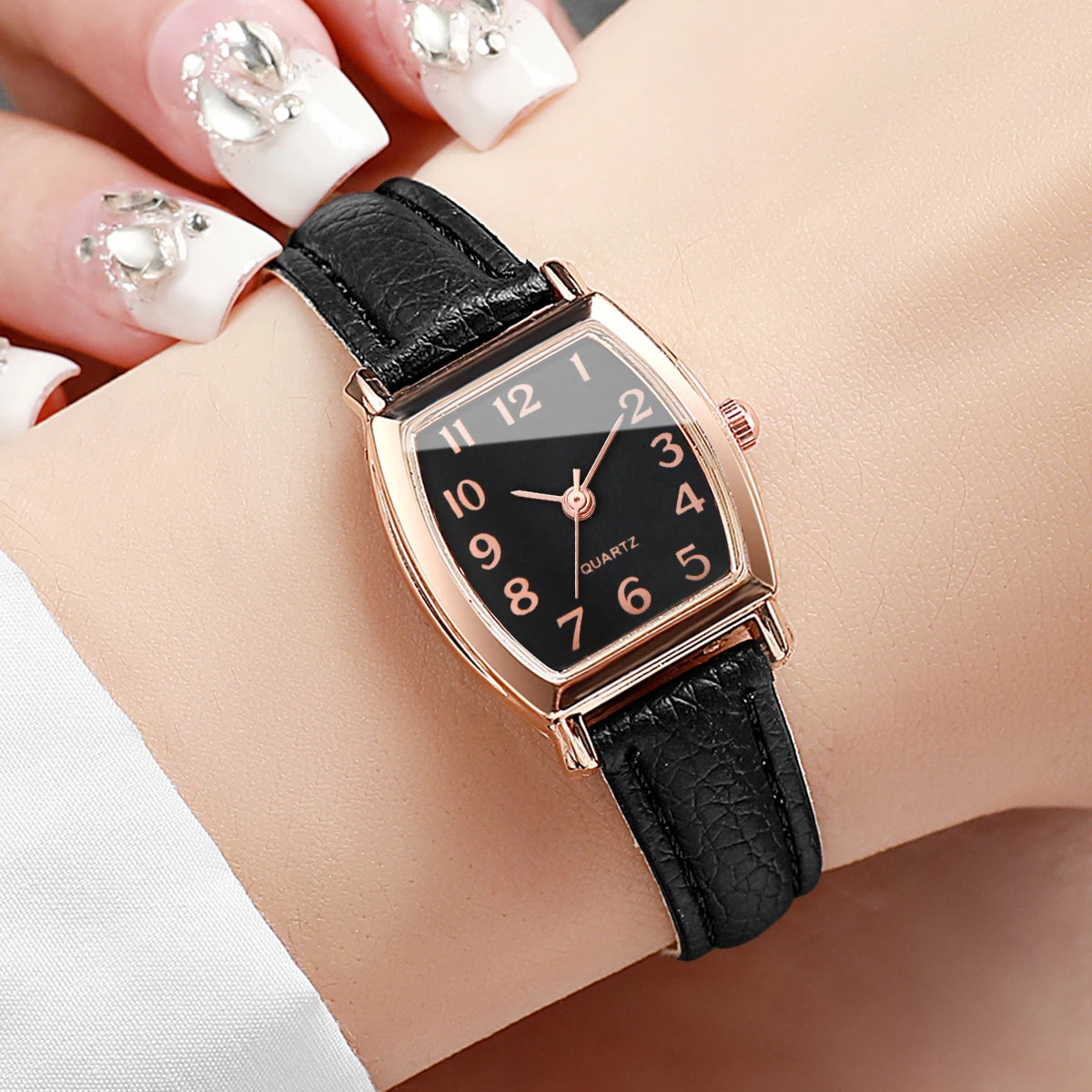 Elegant Tonneau Women Quartz Watch Leather Strap Arabic Dial Fashion Ladies Wristwatches Relogio Feminino（Without Box）