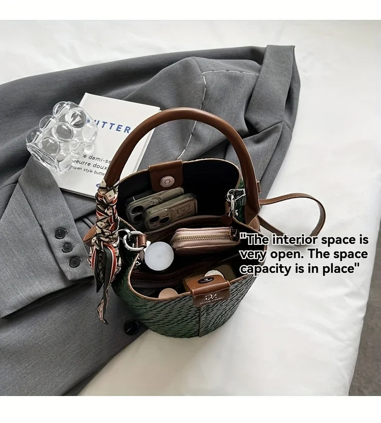 Fashionable Large Capacity Women's Crossbody Bags, Leather Retro Versatile Single Shoulder Bucket Bag, Suitable for Commuting