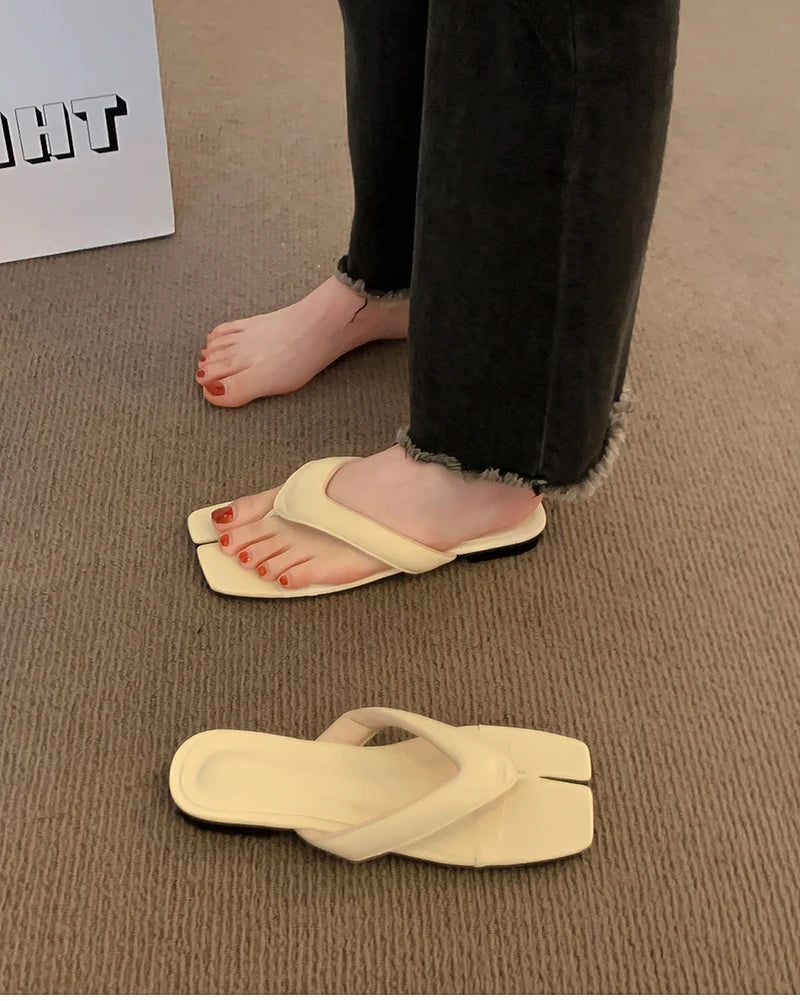 2025 Summer Women's Clip Toe Slippers Fashion Flats Slides Comfort Outdoor Beach Vacation Flip Flop