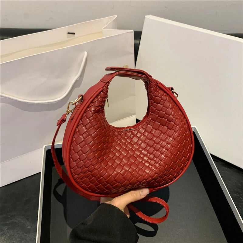 Women's Premium Shoulder Bag New Fashion Niche Design Messenger Bag Female Simple Style Female Woven Hobo Bag