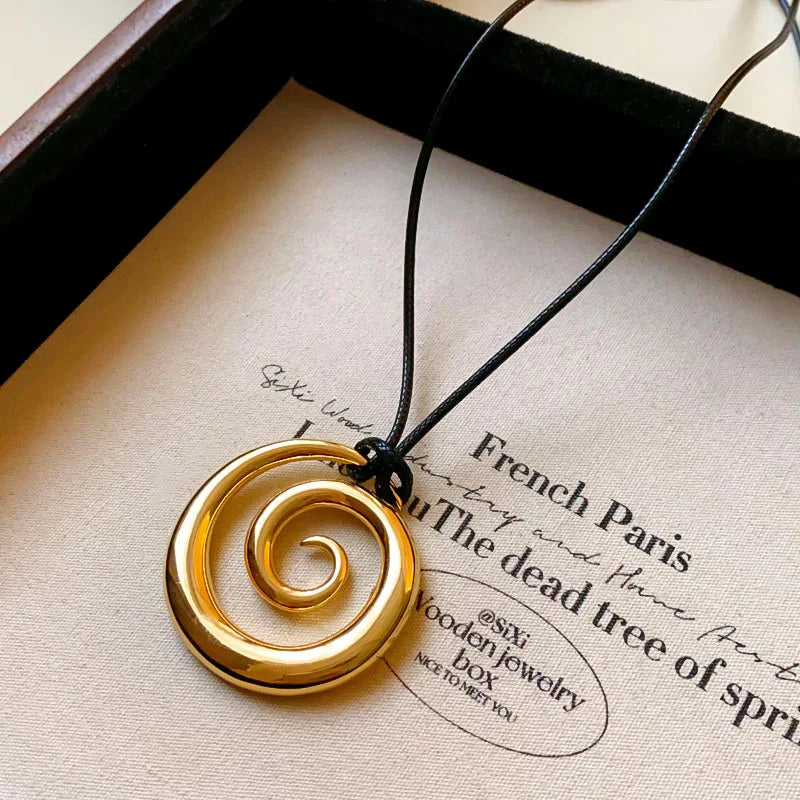 LATS Red Heart Pendant Necklace Vintage 80s Aesthetic Love Inspired Choker New Fashion Romantic Heart Necklace for Women