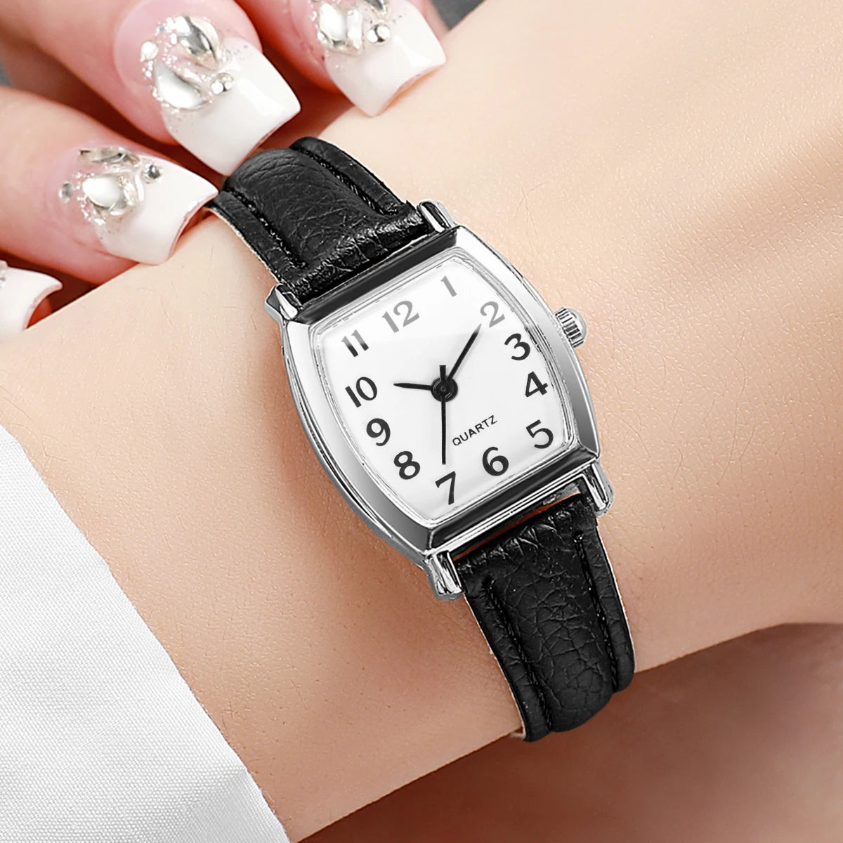 Elegant Tonneau Women Quartz Watch Leather Strap Arabic Dial Fashion Ladies Wristwatches Relogio Feminino（Without Box）