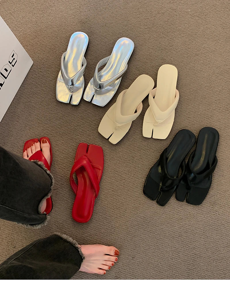 2025 Summer Women's Clip Toe Slippers Fashion Flats Slides Comfort Outdoor Beach Vacation Flip Flop