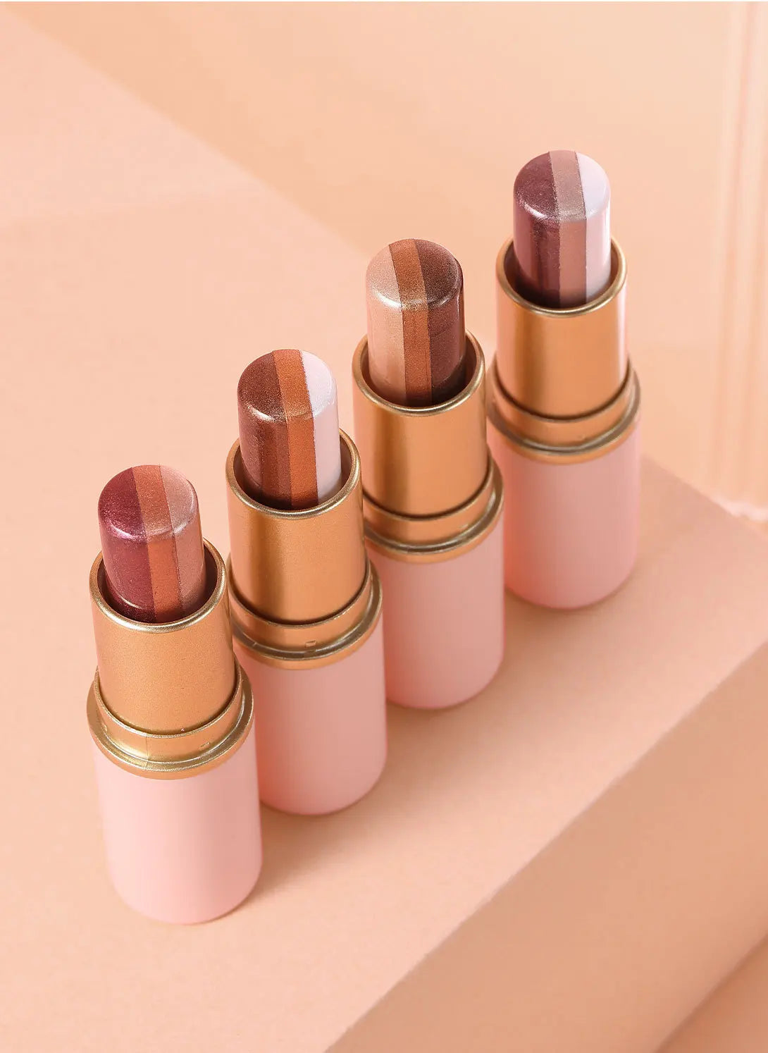 Three-color Eyeshadow Pen Highlighting Stick Waterproof Easy-to-Use Glitter Pearl Eyeshadow Stick Shimmer One-Swipe Eyes Makeup