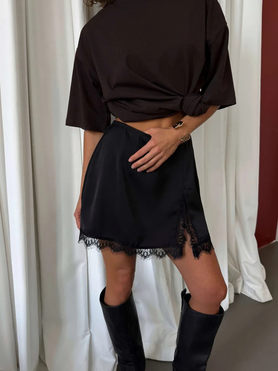 Chic Solid Lace Patchwork Slit Mini Skirt Lady High Waist Slim Fit Hip Hugging Short Skirts 2026 Women Casual Daily Office Wear