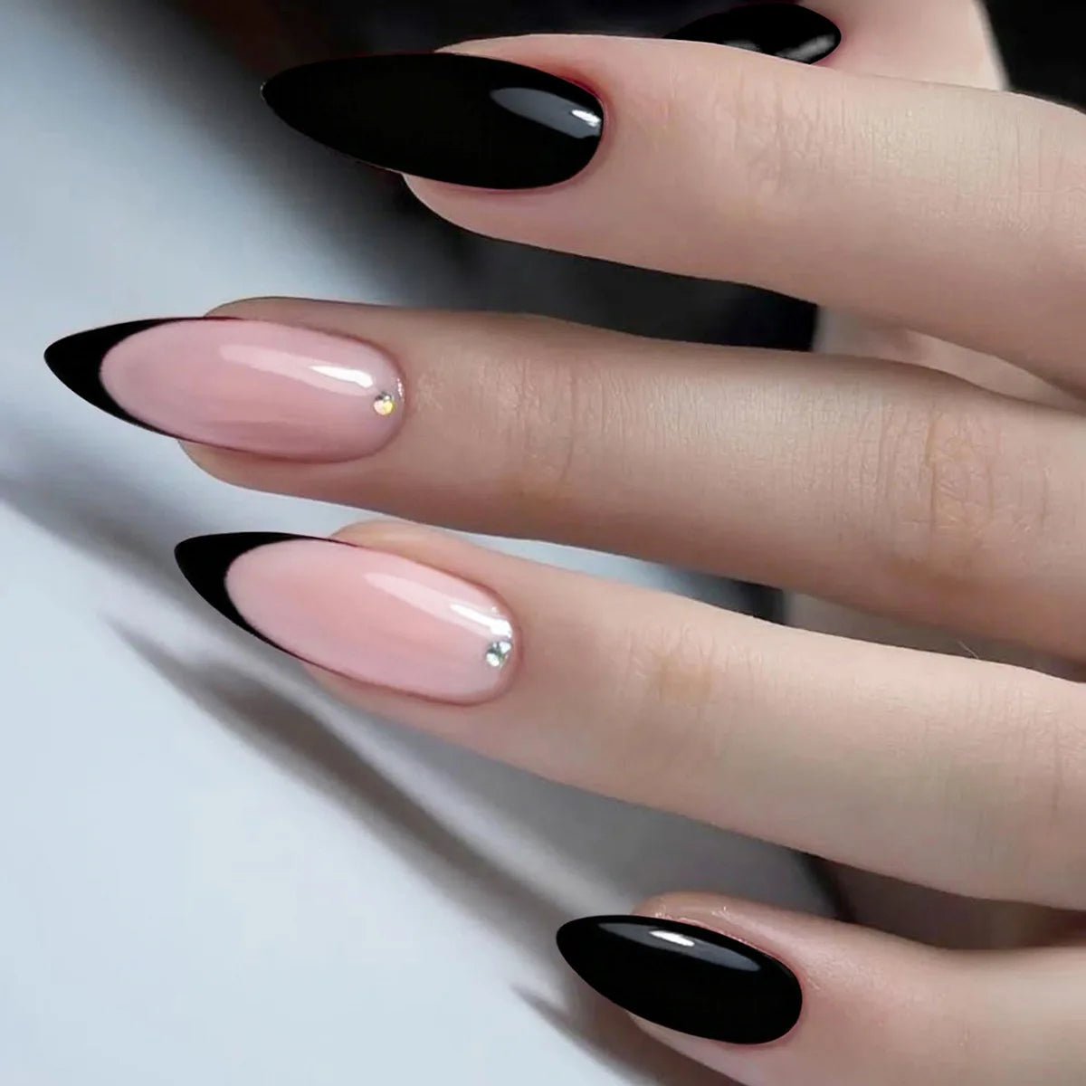 24pcs Black French Tips Almond Fake Nails Detachable Simple Long Press on Nails Rhinestone Design Stick on Finished False Nail