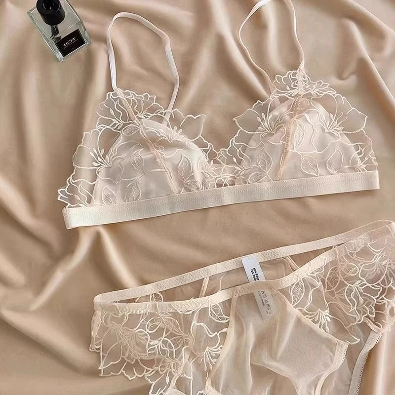 Sexy French Lace Bralette & Underwear Set, Lightweight Wireless Triangle Cup Bra for Women, Pure Elegant Small Boobs S-XL MOYISU