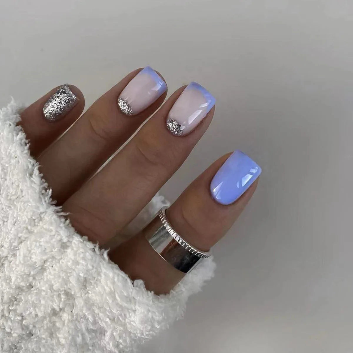 24pcs Blue Short Square False Nails Sets Shiny Smudge Lines Stick on Ballet Fake Nail Acrylic Simple Press on Nails Art Manicure