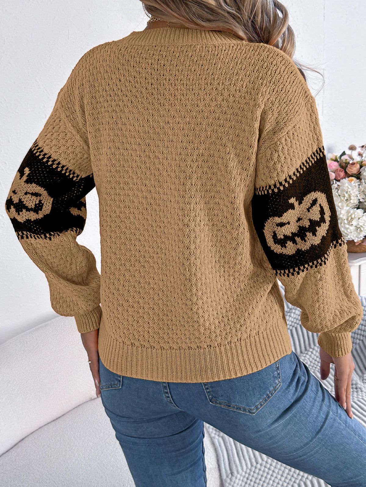 Halloween Women's Casual Autumn and Winter Elegant Contrasting Pumpkin Pattern Long Sleeved Pullover Sweater