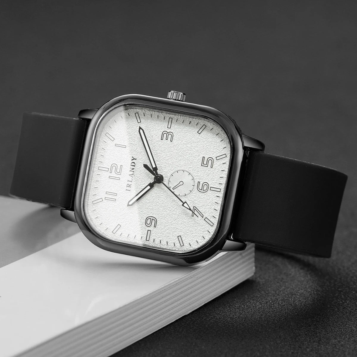 Fashion Square Women's Watch Casual Silicone Strap Quartz Watches Sports Wristwatch For Men Women Students（Without Box）