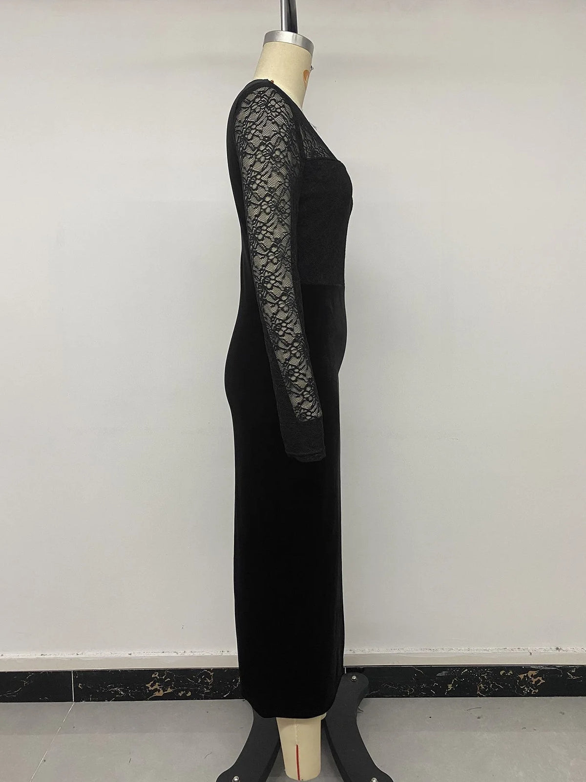Women Velvet Maxi Dress Long Sleeve V Neck Lace Patchwork Bodycon Long Dress Elegant Evening Party Nightclub Slim Fit Dress
