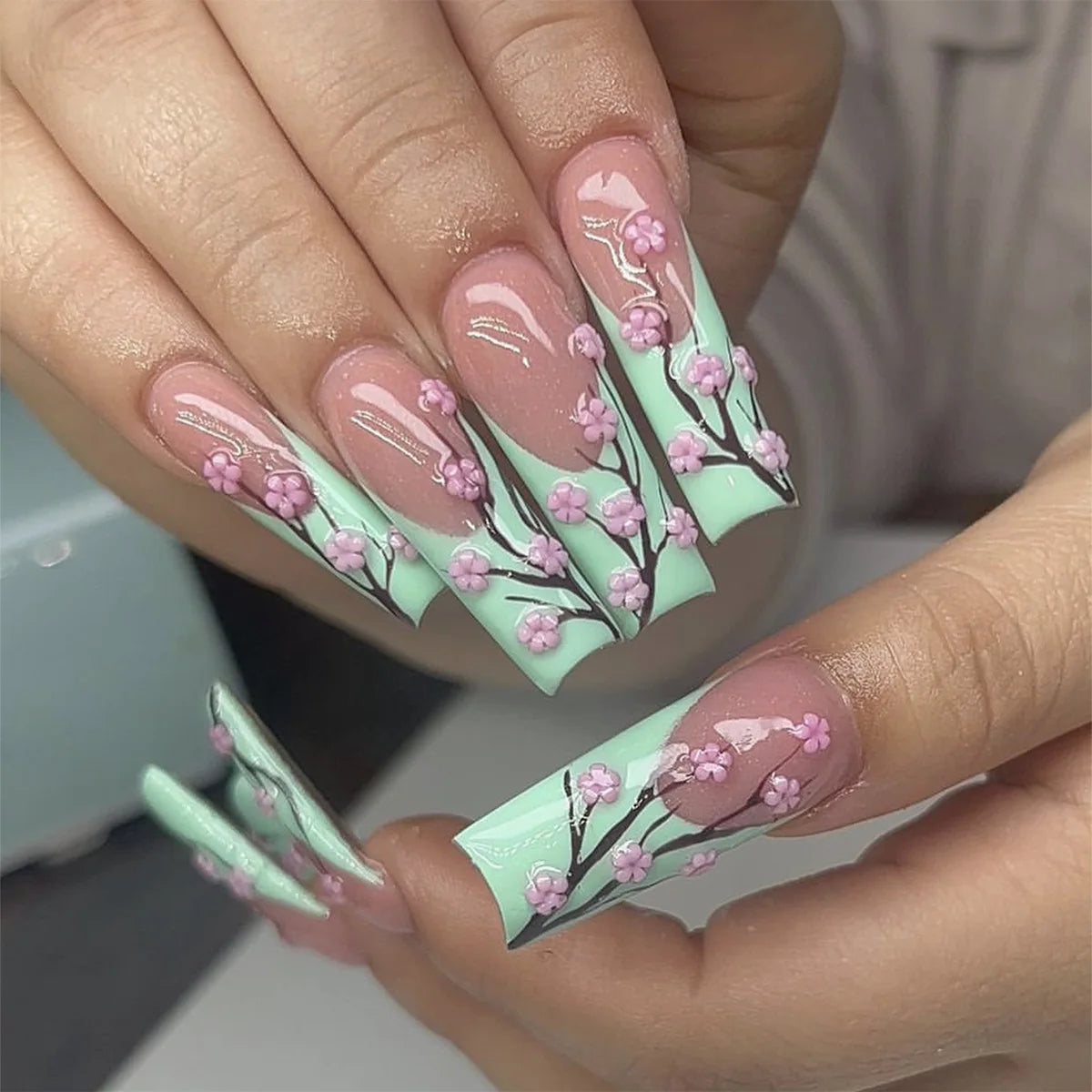 24pcs Green French Fake Nail Spring Summer Long Square Press on Nails Woman with Flower Design False Nail Sets Wearable Manicure