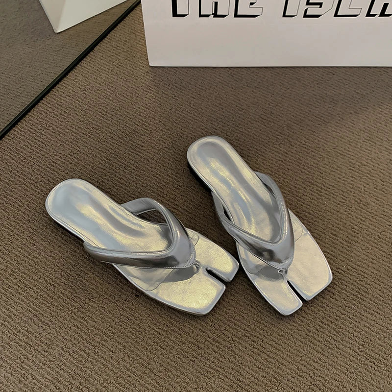 2025 Summer Women's Clip Toe Slippers Fashion Flats Slides Comfort Outdoor Beach Vacation Flip Flop