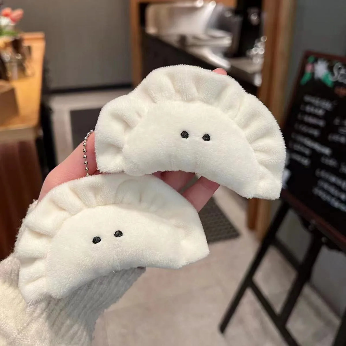 ZAKOL Fashion Cartoon Plush Dumpling Keychain Soft Stuffed Food Keyring Backpack Bag Decor Pendant Lovely Kawaii Gift for Unisex