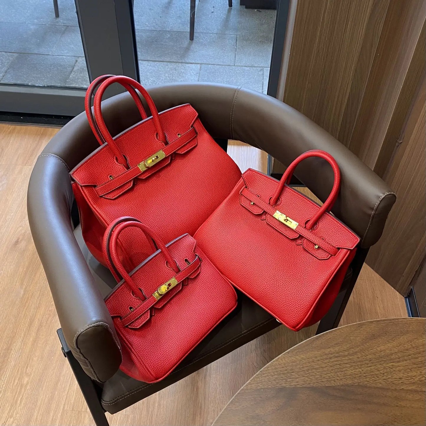 New Platinum Style Women’s Handbag – Large Capacity