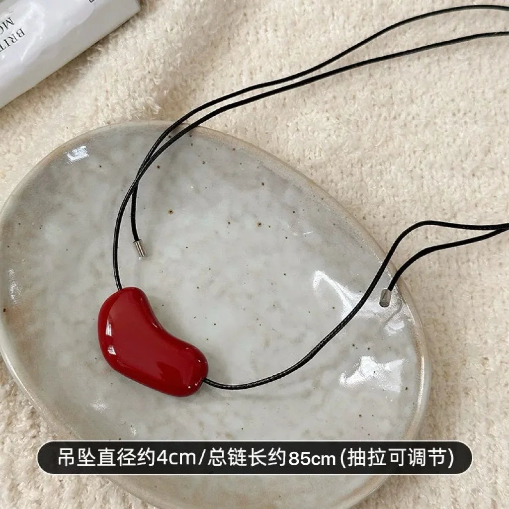 LATS Red Heart Pendant Necklace Vintage 80s Aesthetic Love Inspired Choker New Fashion Romantic Heart Necklace for Women