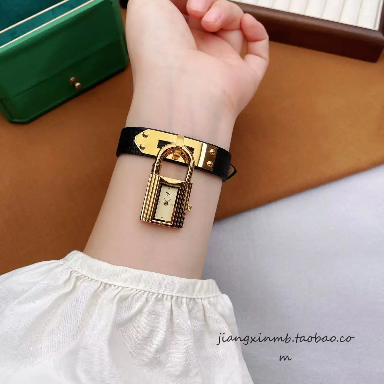 New Lock Dial Light Luxury Women’s Watch – Quartz