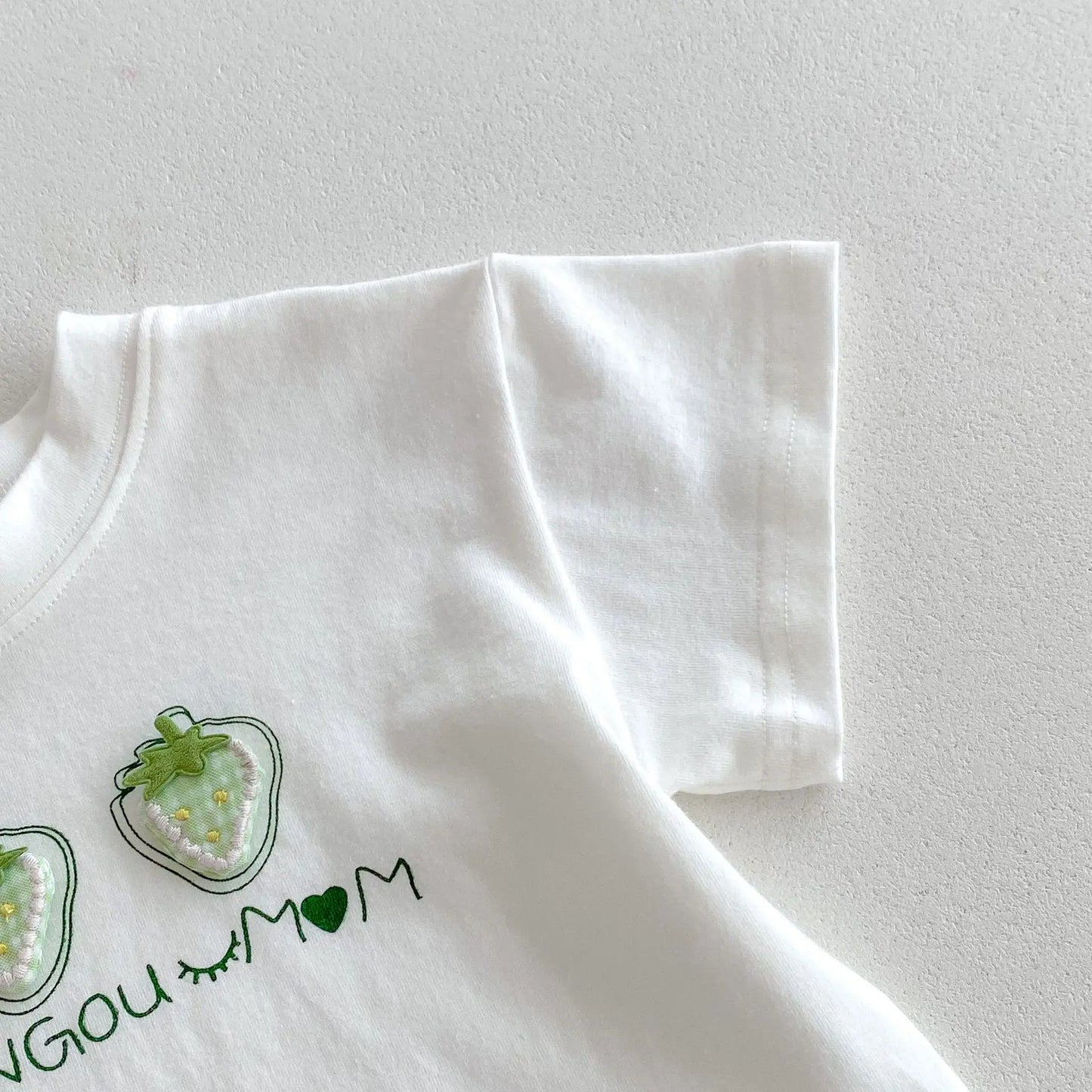 Summer Newborn Infant Baby Boy Girls' Cute Cartoon Strawberries Printing T-Shirt Muslin Perfect For Kids' Fashion Baby Clothing