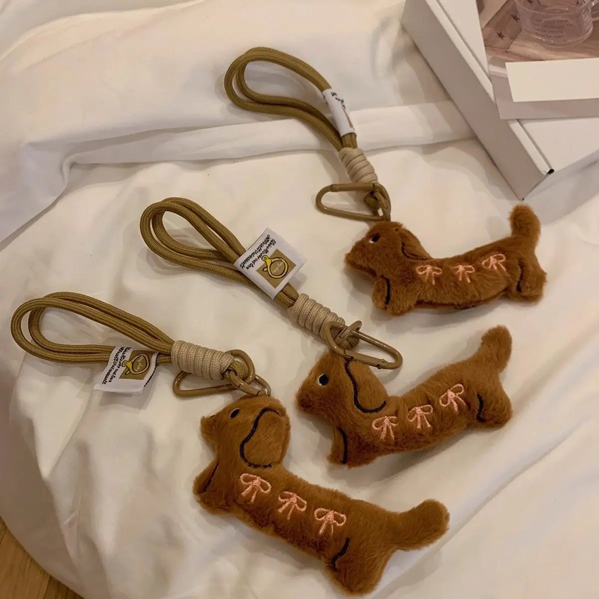 ZAKOL Kawaii Dachshund Keychain Doll Pendant Cartoon Puppy Keyring Cute Couple Key Holder Backpack Pendant Decoration Gifts