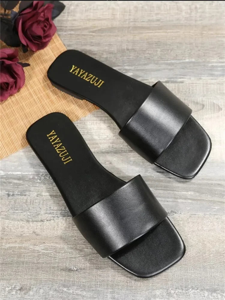 2023 Fashion Minimalist Slide Sandals – Women’s Open-Toe Beach Flats | شباشب نسائية صيفية 2023 – تصميم مينيمالي بحزام واحد مفتوحة من الأمام