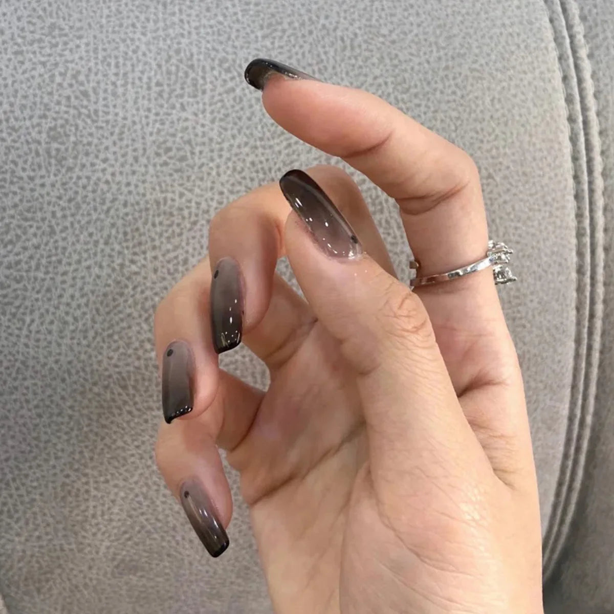 24Pcs Mid-length Fake Nails with Glue Wearable Glitter Press on Nail Detachable French Sweet Butterfly Acrylic Nail Manicure Tip