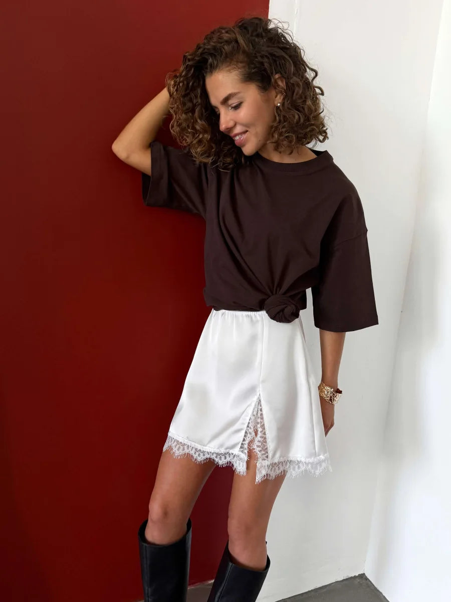 Chic Solid Lace Patchwork Slit Mini Skirt Lady High Waist Slim Fit Hip Hugging Short Skirts 2026 Women Casual Daily Office Wear
