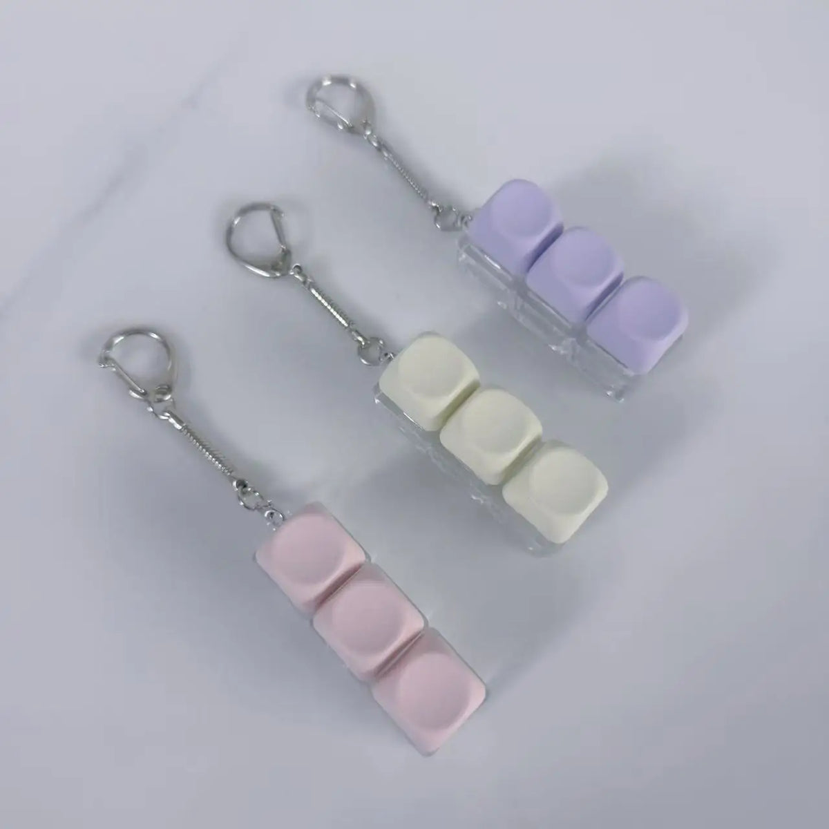 ZAKOL New Macaron Color Interactive LED Button Keycap Fidget Keychain DIY Keyboard Decompression Toy Bag Charms Keychain