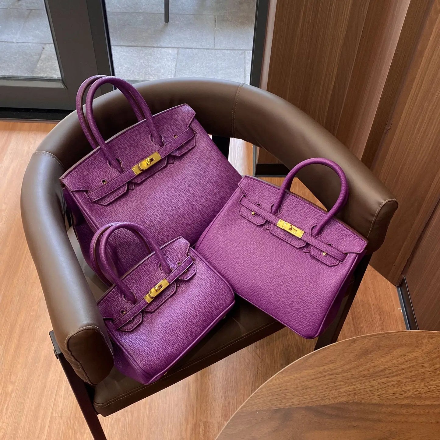 New Platinum Style Women’s Handbag – Large Capacity