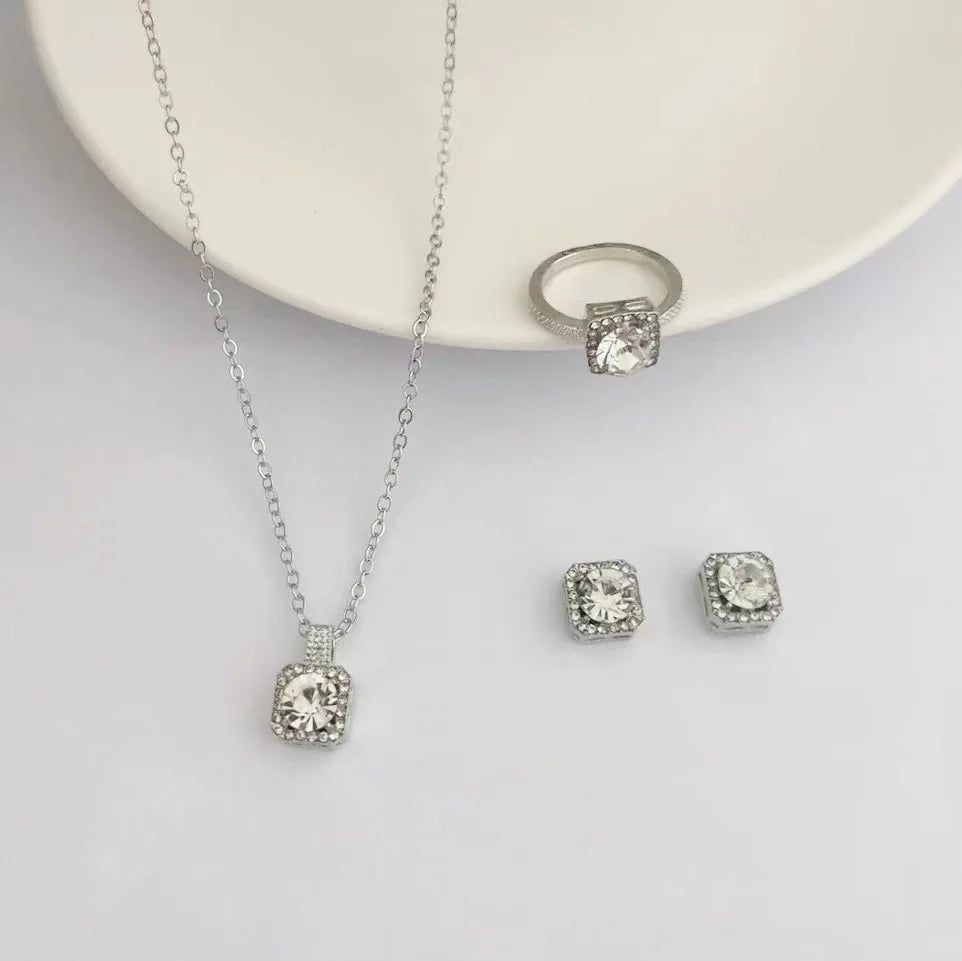 Luxury Cube Jewelry Set – Necklace, Earrings & Ring