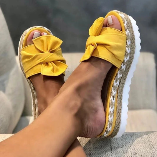 Women’s Wedge Heel Sandals – Elegant Flower Platform Summer Slippers | صندل نسائي بكعب عريض – شباشب صيفية أنيقة بنعل مرتفع وزهرة