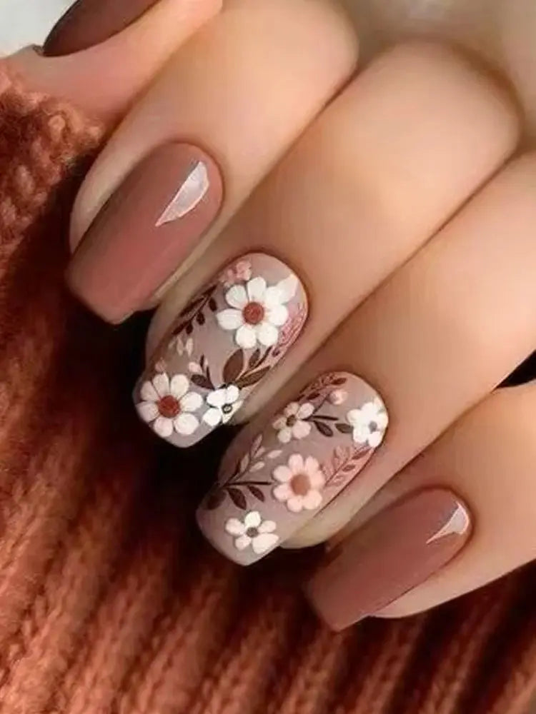 24 Pieces of Autumn and Winter Daisy Manicure, Gentle Brown Pure Color Wearable Nails